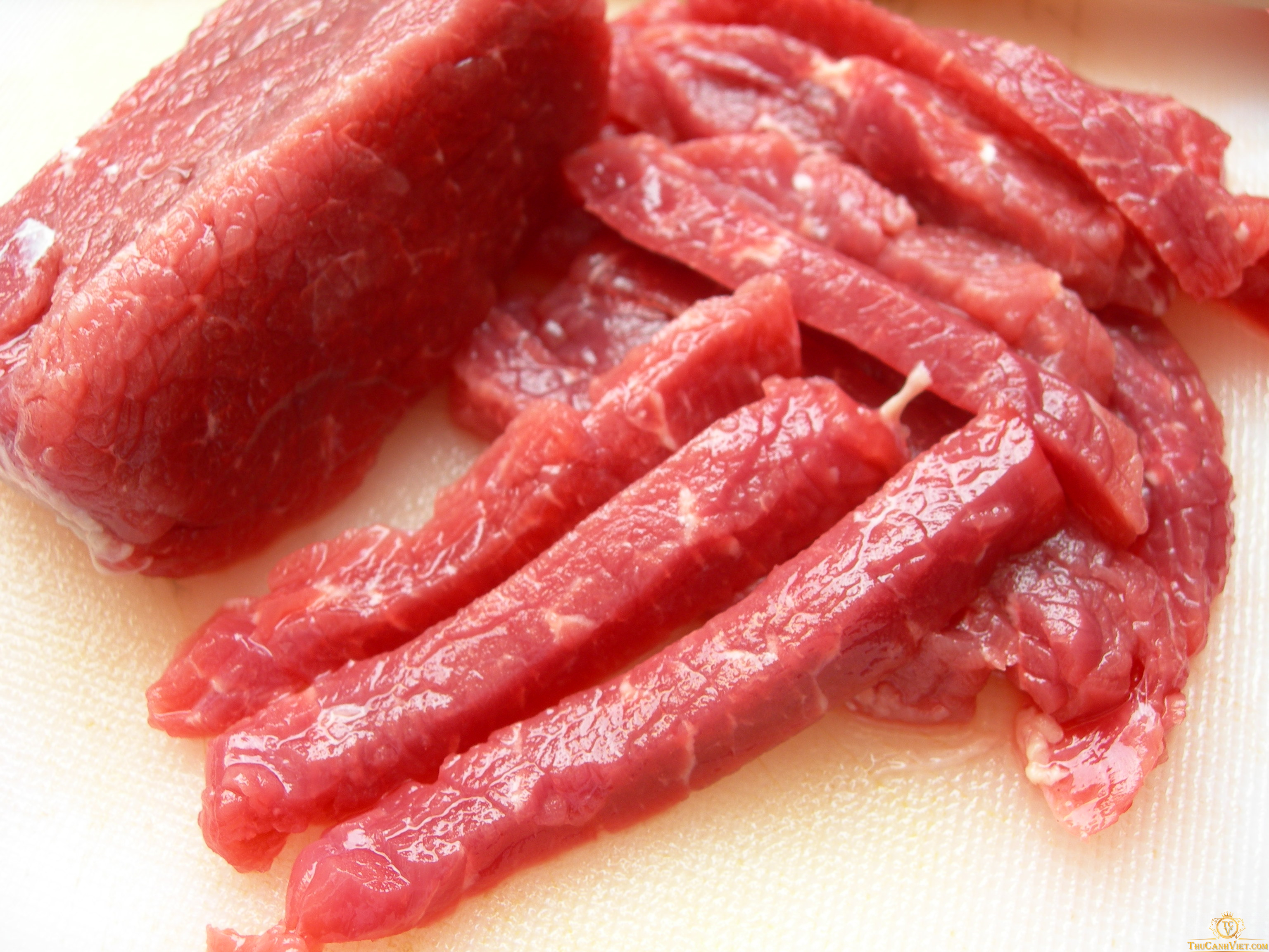 Thịt bò sống là thực phẩm số 1 cho bộ lông bé cưng nhà bạn